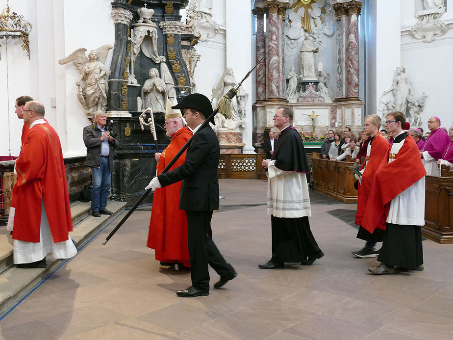 Abschlussvesper der Bischofskonferenz mit Austeilung des Bonifatiussegens (Foto: Karl-Franz Thiede)